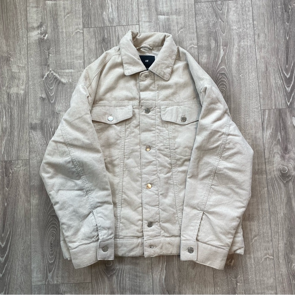 [ALL OFFERS ACCEPTED]               
Light Padded Beige Corduroy Jacket (S)